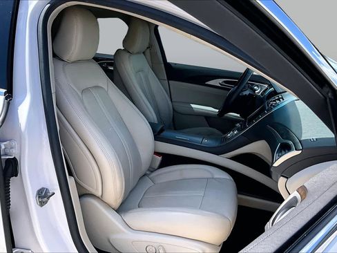 Used 2020 Lincoln MKZ Reserve w/ Luxury Package AWD/4WD image 9