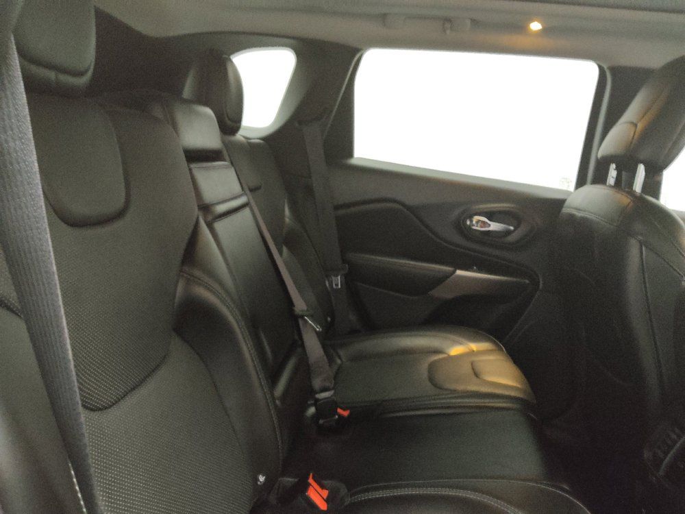 Used 2019 Jeep Cherokee Limited AWD/4WD image 19