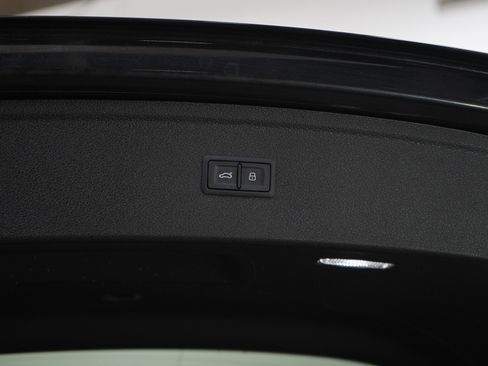 Used 2018 Audi SQ5 Prestige w/ Prestige Package AWD/4WD image 11