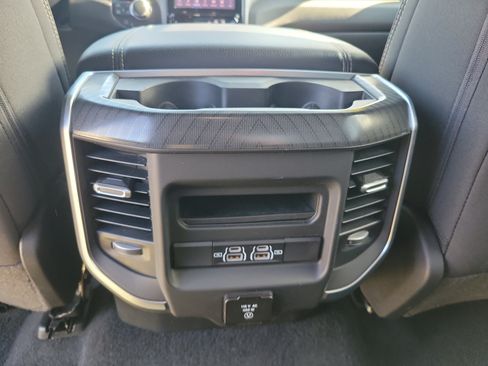 Used 2025 RAM 1500 Big Horn AWD/4WD image 9