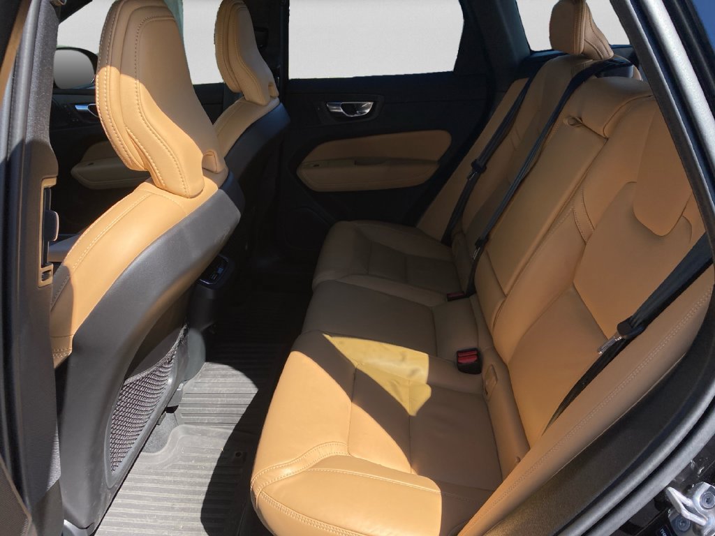 Used 2025 Volvo XC60 B5 Ultra w/ Protection Package Premier AWD/4WD image 24