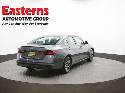 Used 2025 Nissan Altima 2.5 SV image 39