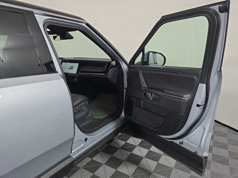 Used 2023 Rivian R1S Adventure AWD/4WD image 18