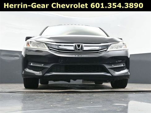 Used 2017 Honda Accord EX-L image 45