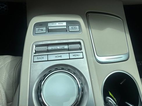 Used 2025 Genesis GV70 3.5T Sport w/ Sport Advanced Package AWD/4WD image 20
