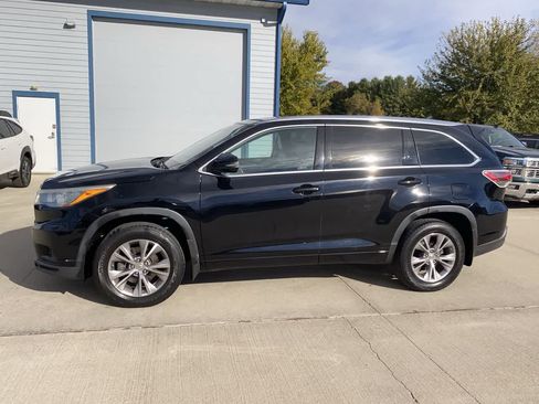 Used 2015 Toyota Highlander XLE image 3