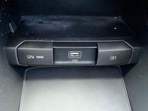 Used 2022 Kia Telluride LX image 31