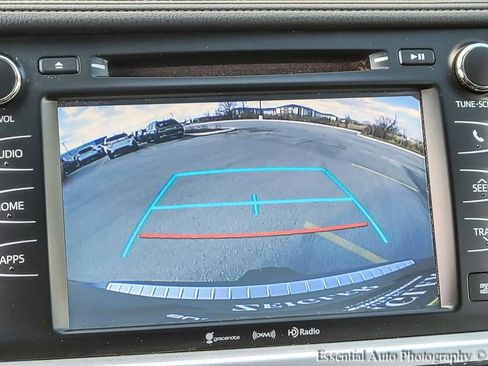 Used 2019 Toyota Highlander XLE AWD/4WD image 21