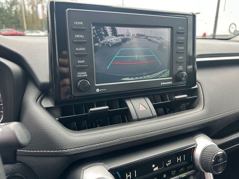 Used 2022 Toyota RAV4 XLE image 19