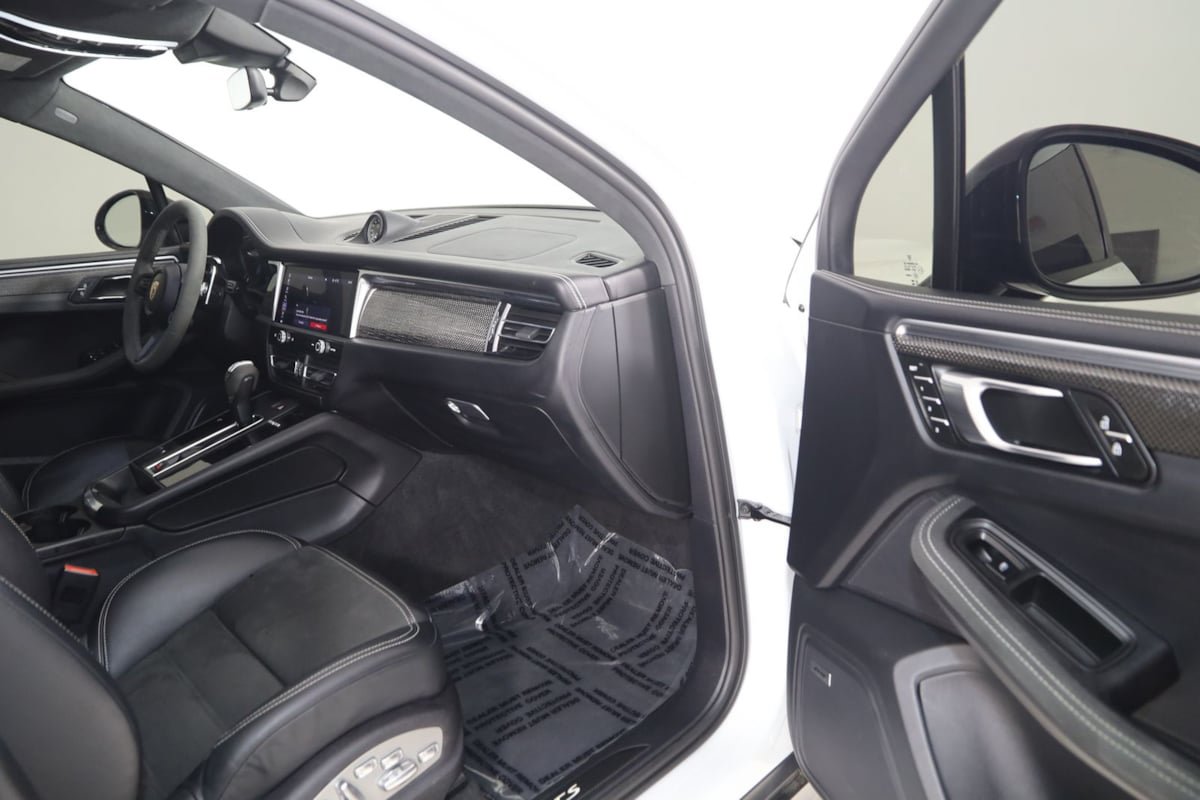 Used 2023 Porsche Macan GTS w/ GTS Sport Package AWD/4WD image 56