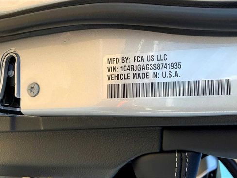 New 2025 Jeep Grand Cherokee Laredo X image 19