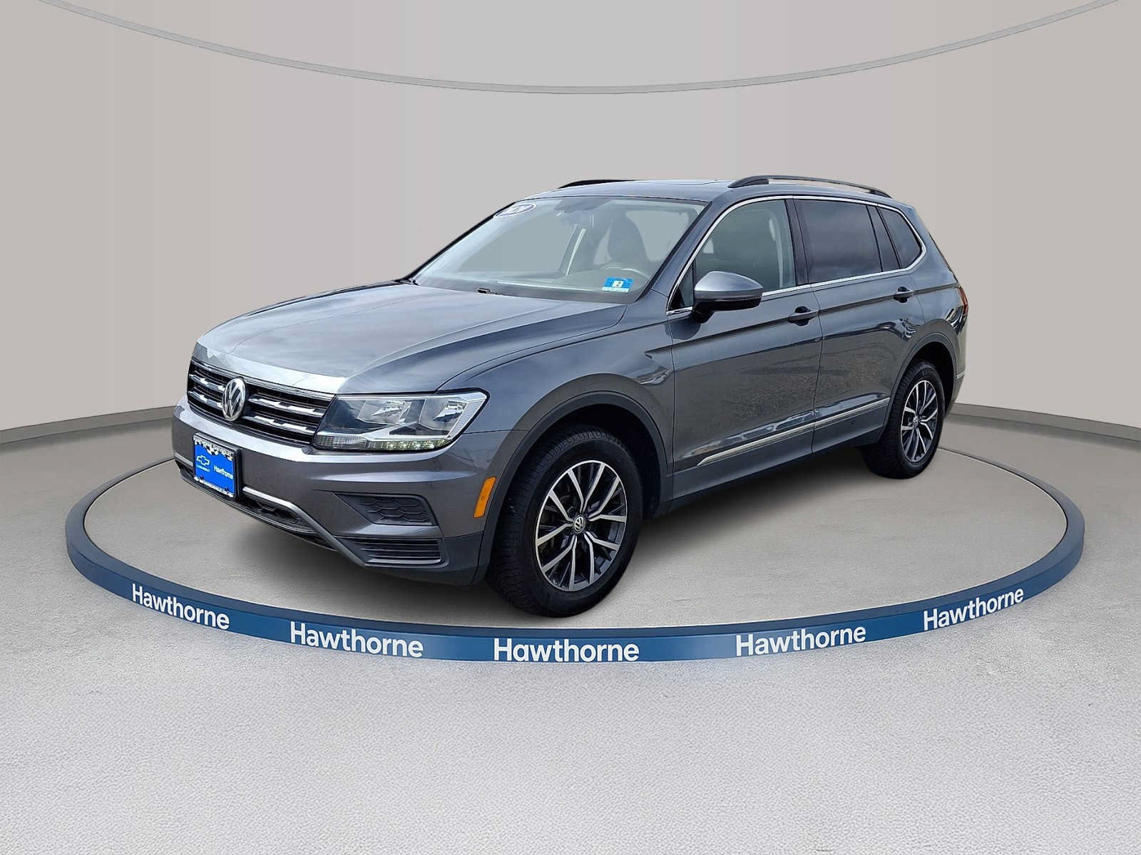 Used 2020 Volkswagen Tiguan SE w/ Panoramic Sunroof Package AWD/4WD image 3