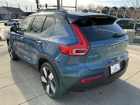 Certified 2023 Volvo XC40 Recharge Ultimate image 10