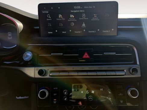 Used 2025 Genesis G70 2.5T w/ Sport Prestige Package image 10