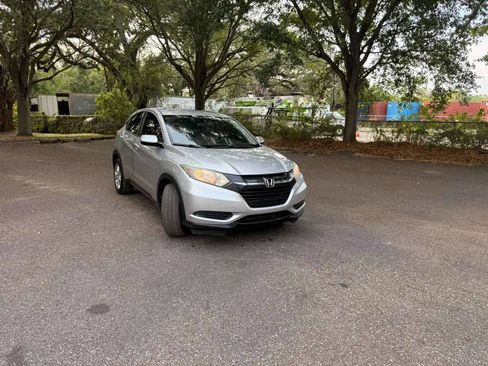 Used 2016 Honda HR-V LX image 3