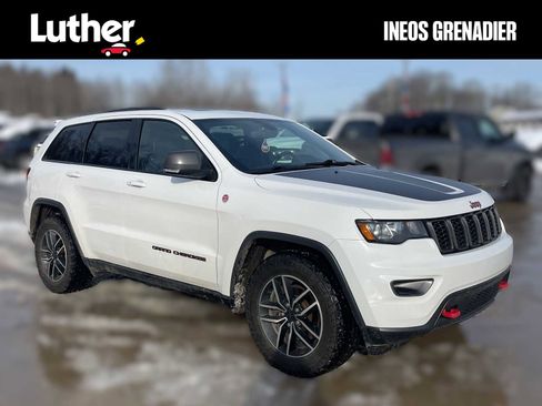 Used 2020 Jeep Grand Cherokee Trailhawk image 1
