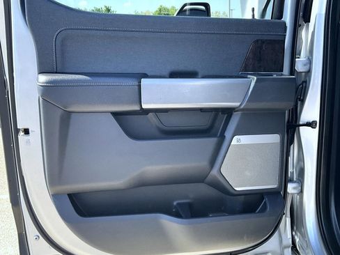 Used 2023 Ford F250 Lariat w/ Sport Appearance Package AWD/4WD image 23