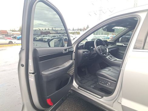 Used 2023 Hyundai Palisade Calligraphy w/ Cargo Package image 10