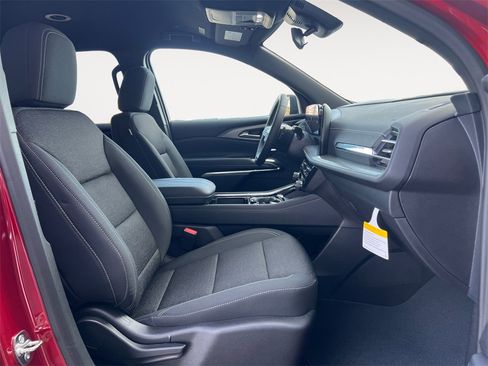 New 2026 Chevrolet Traverse LT image 15