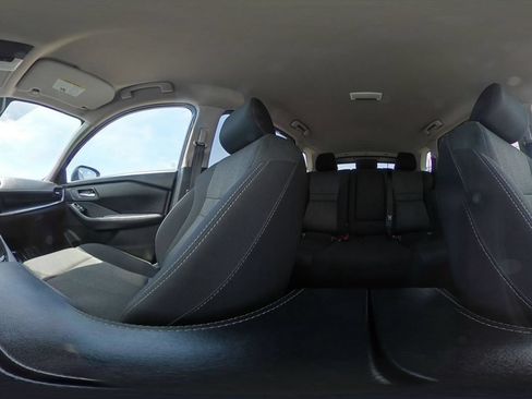 Used 2025 Nissan Rogue SV FWD image 47