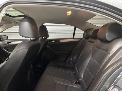 Used 2017 Volkswagen Jetta SE image 21