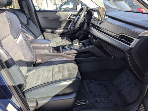 Used 2023 Mitsubishi Outlander SE image 32