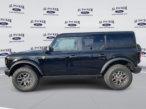 New 2025 Ford Bronco Badlands image 2