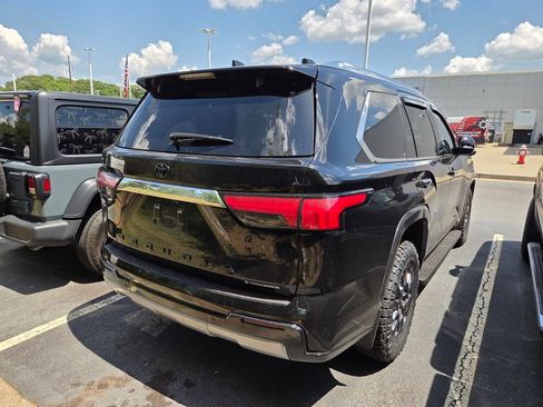 Used 2025 Toyota Sequoia Limited w/ Tow Technology Package AWD/4WD image 10