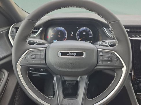 New 2025 Jeep Grand Cherokee Laredo X w/ Luxury Tech Group I image 21