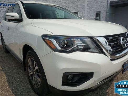 Used 2017 Nissan Pathfinder SL w/ Trailer Tow Package AWD/4WD image 7