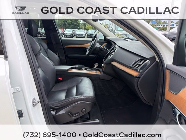 Used 2021 Volvo XC90 T6 Momentum w/ Climate Package AWD/4WD image 7