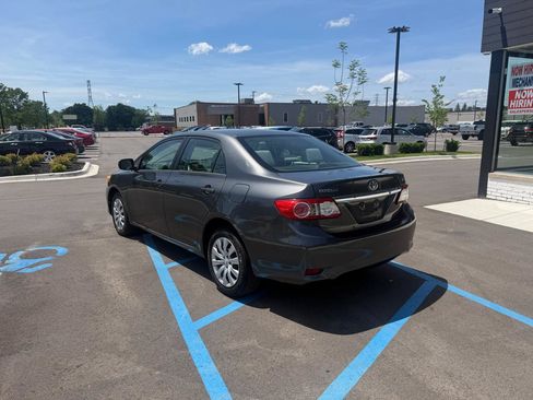 Used 2012 Toyota Corolla LE FWD image 7