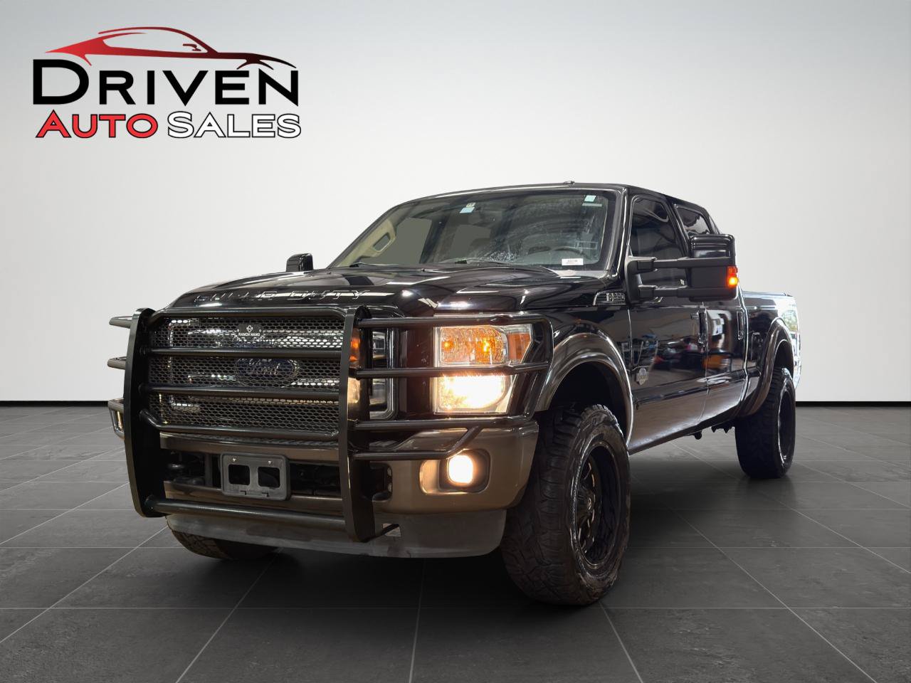 Used 2016 Ford F250 King Ranch w/ FX4 Off-Road Package AWD/4WD image 2