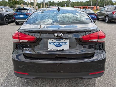 Used 2017 Kia Forte LX w/ LX Popular Package FWD image 5