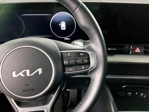 Used 2024 Kia Sportage SX Prestige image 12