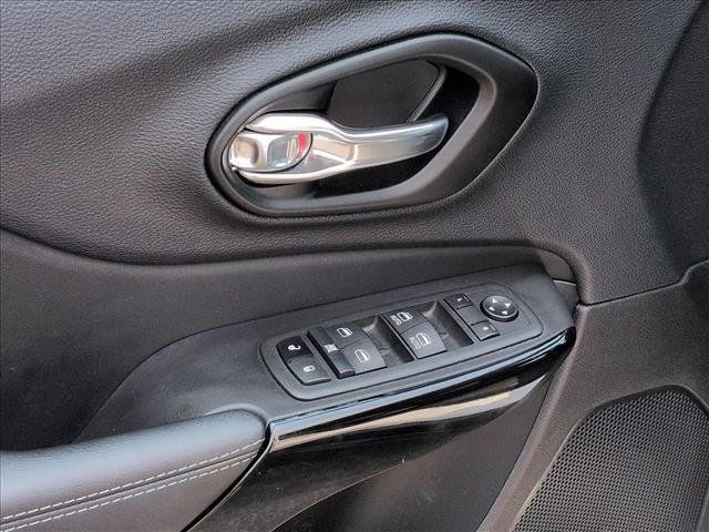 Used 2023 Jeep Cherokee Altitude Lux AWD/4WD image 13