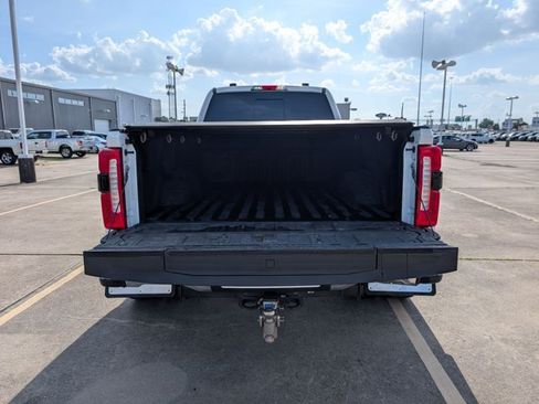 Used 2023 Ford F350 Lariat w/ Lariat Ultimate Package AWD/4WD image 8