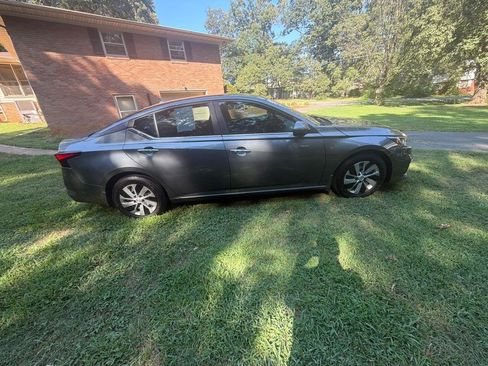 Used 2019 Nissan Altima 2.5 S FWD image 13
