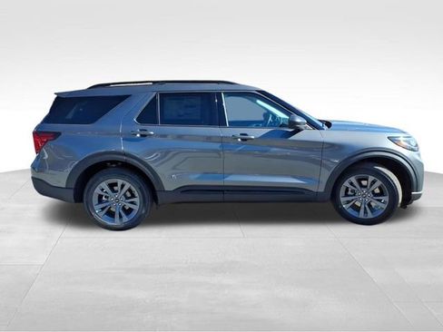 New 2026 Ford Explorer Active w/ Active Comfort Package image 13