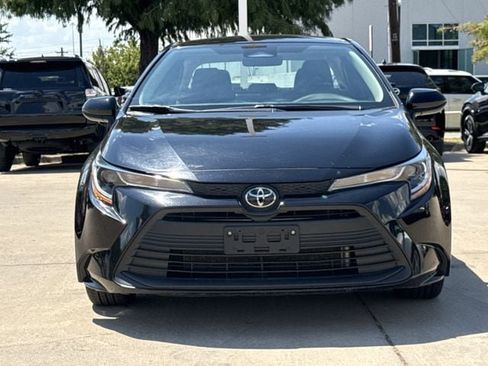 Used 2025 Toyota Corolla LE FWD image 8