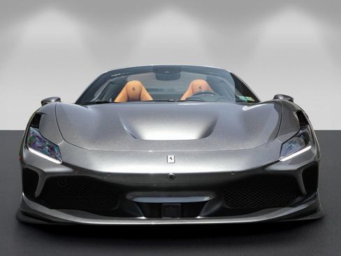 Used 2022 Ferrari F8 Tributo RWD image 8