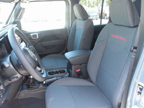 New 2025 Jeep Gladiator Rubicon w/ Steel Bumper Group image 11