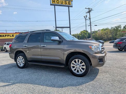 Used 2014 Toyota Sequoia Platinum AWD/4WD image 3