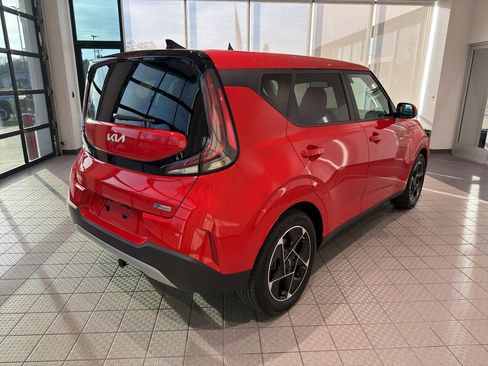Certified 2024 Kia Soul EX image 5
