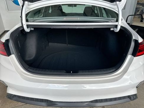 Certified 2023 Kia Forte LXS w/ LXS Technology Package FWD image 21