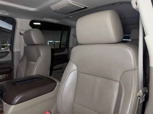 Used 2015 Chevrolet Suburban LT RWD image 36