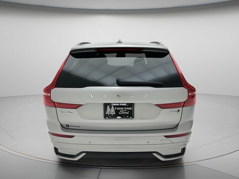 Used 2023 Volvo XC60 B5 Plus AWD/4WD image 7