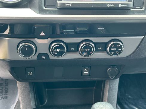 Used 2017 Toyota Tacoma SR5 w/ Tow Package AWD/4WD image 22