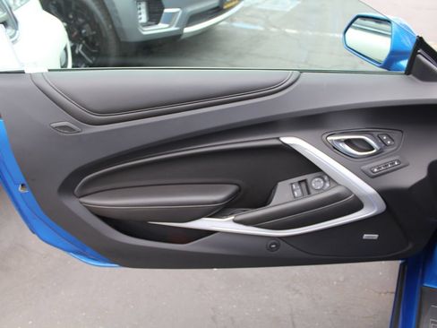 Used 2017 Chevrolet Camaro LT RWD image 17