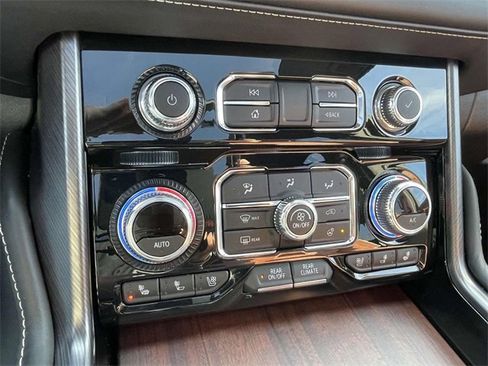 Certified 2023 GMC Yukon Denali Ultimate image 22